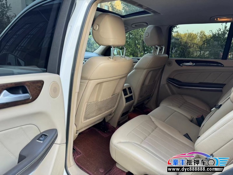 14年奔驰GL轿车抵押车出售