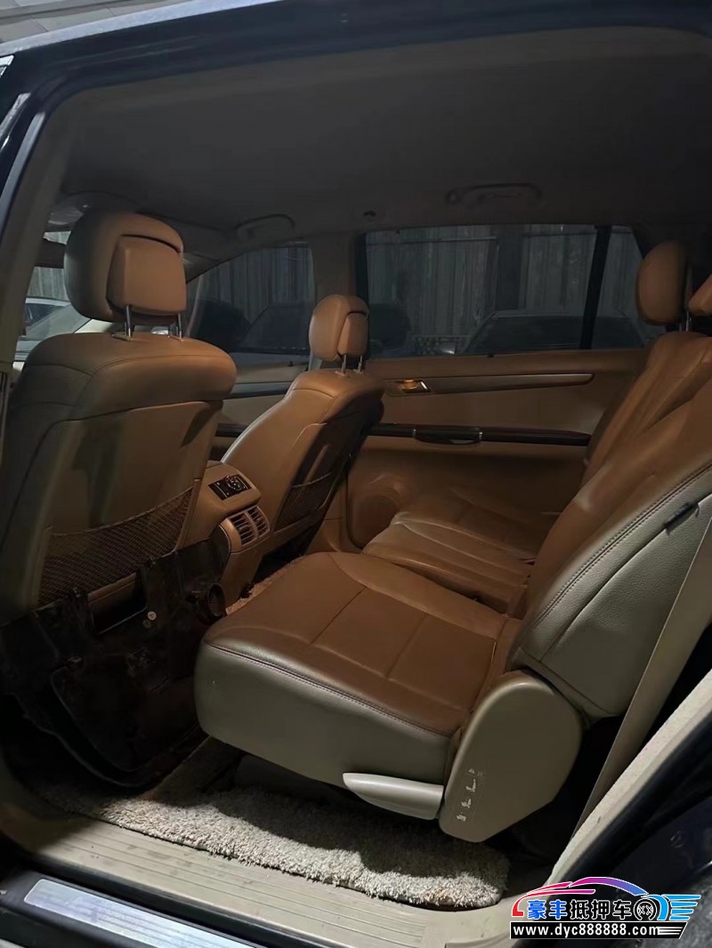 13年奔驰R轿车抵押车出售