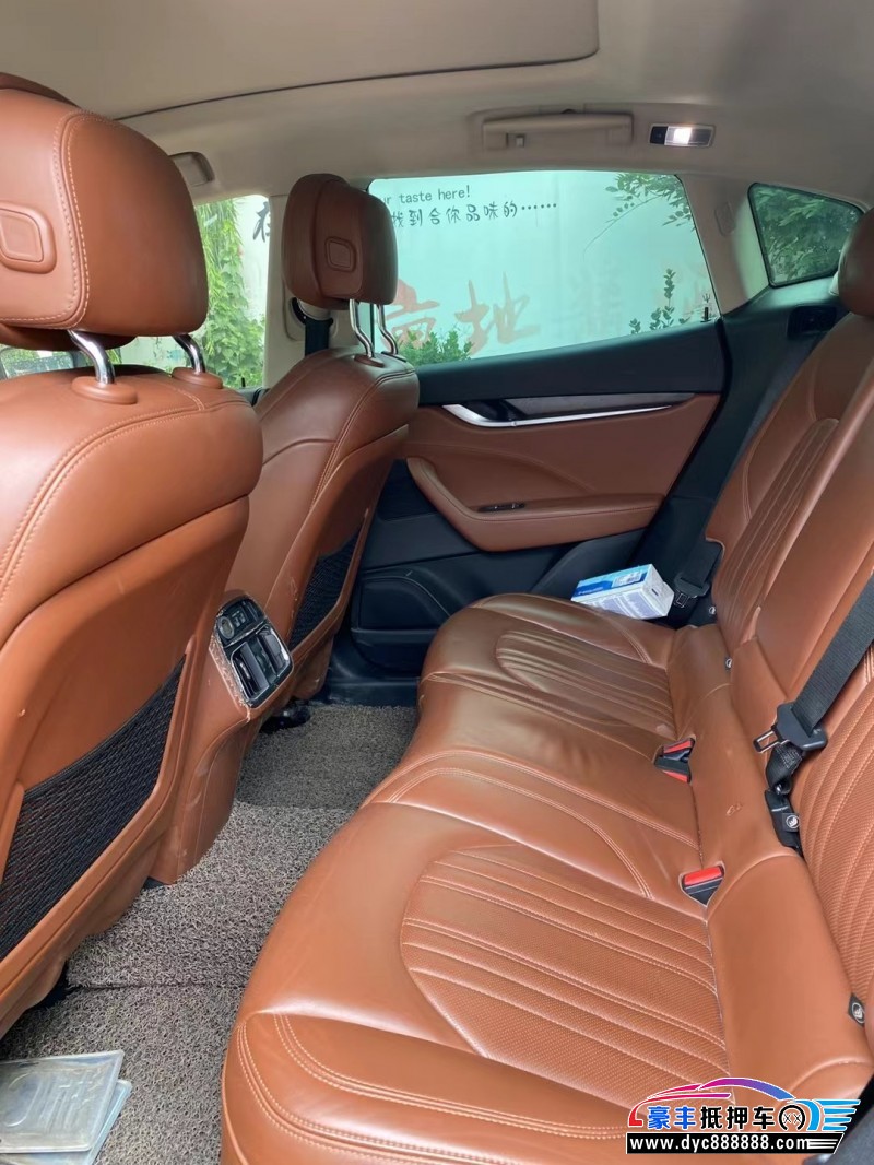 17年玛莎拉蒂莱万特轿车抵押车出售