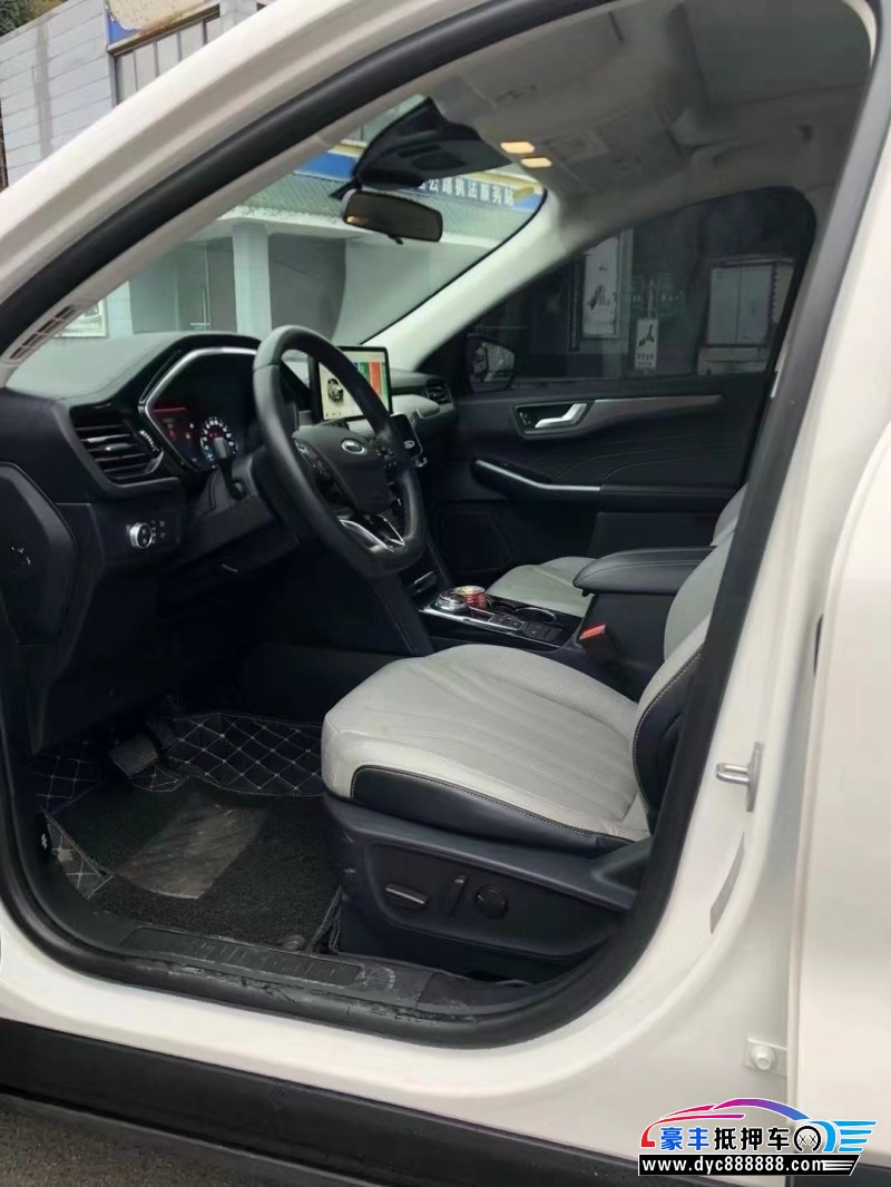 20年福特锐际轿车抵押车出售