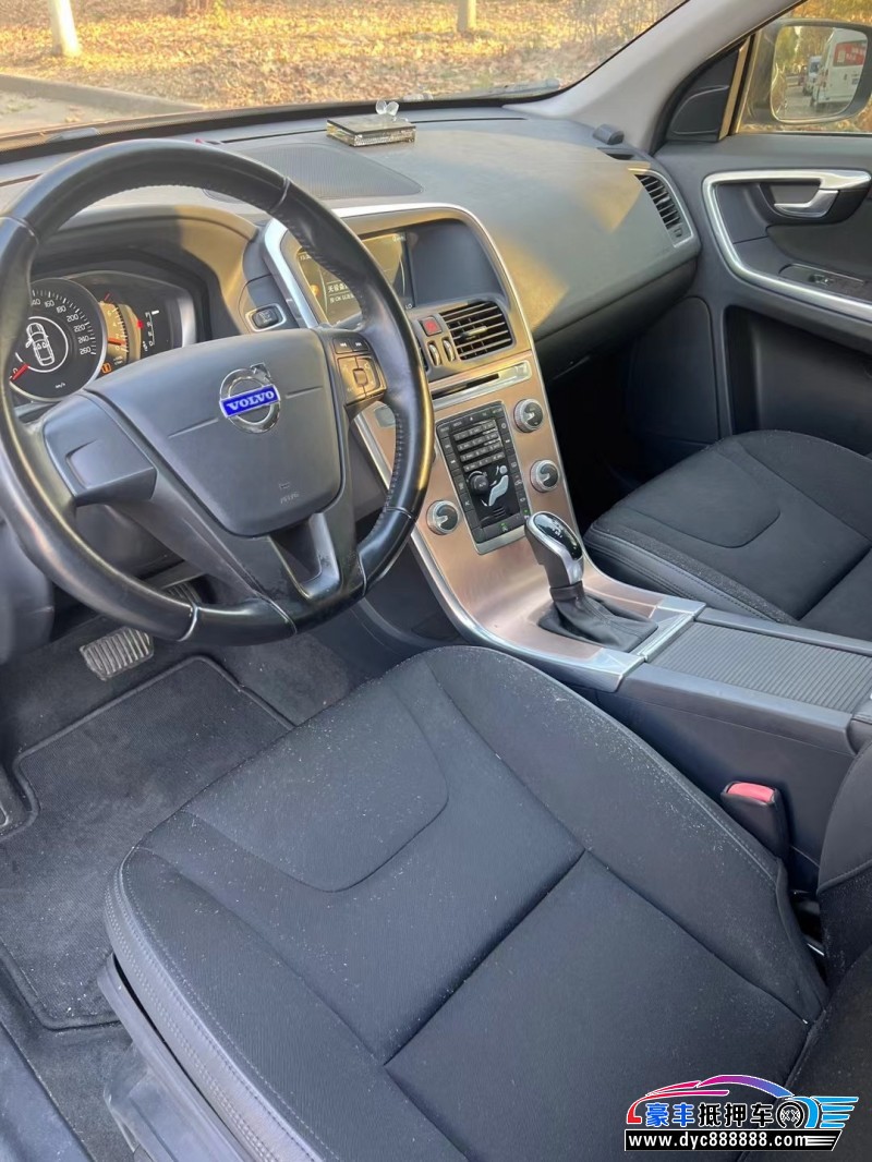 15年沃尔沃XC60轿车抵押车出售