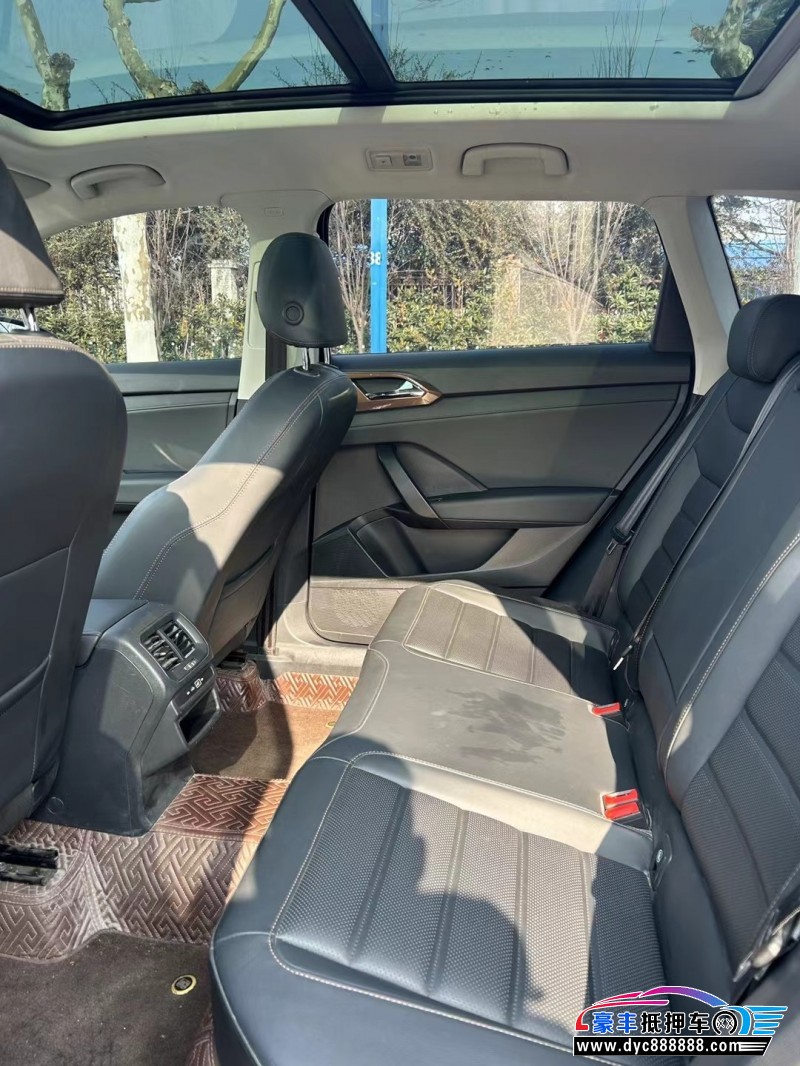 21年大众途岳轿车抵押车出售