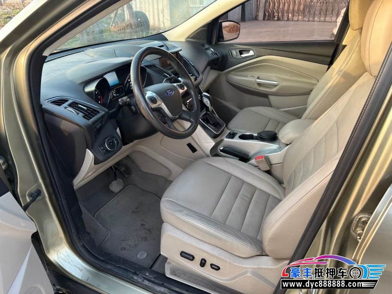 15年福特翼虎轿车抵押车出售