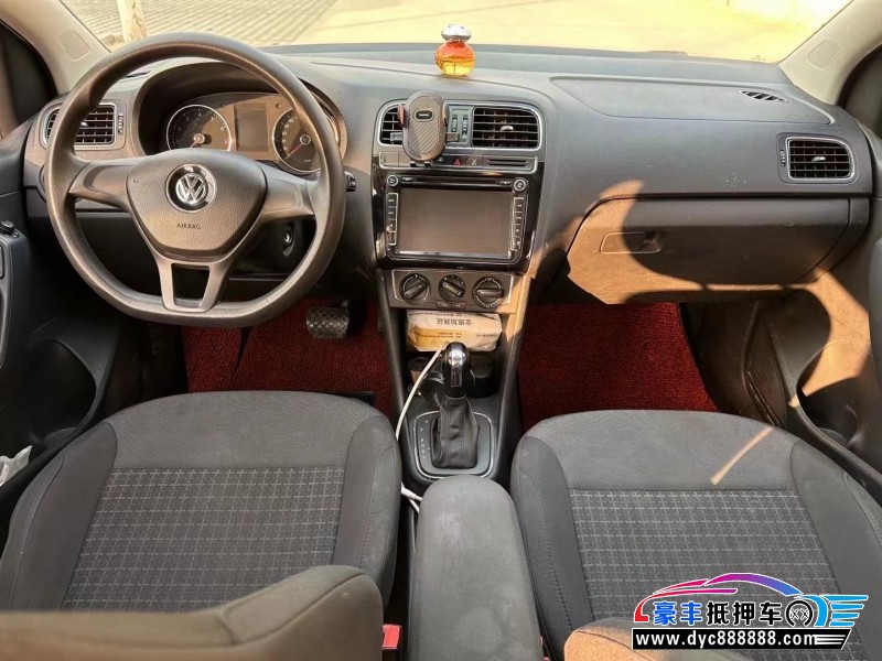 15年大众polo轿车抵押车出售