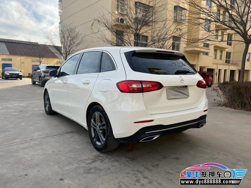 20年奔驰B轿车抵押车出售