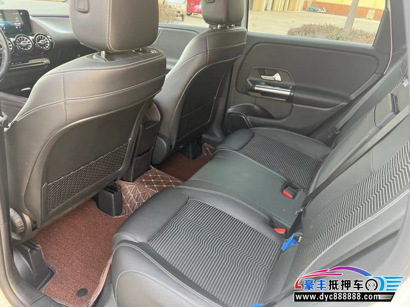 20年奔驰B轿车抵押车出售