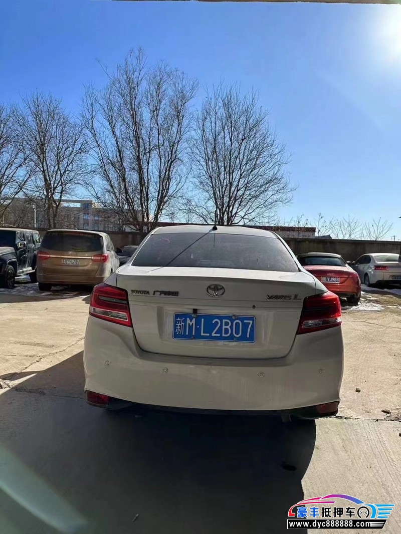 20年丰田致享轿车抵押车出售
