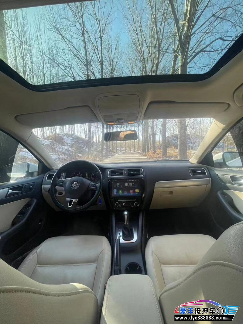 14年大众速腾轿车抵押车出售