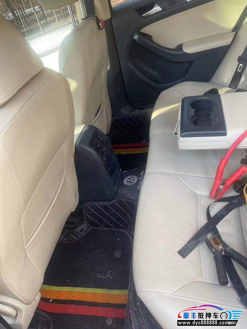 14年大众速腾轿车抵押车出售