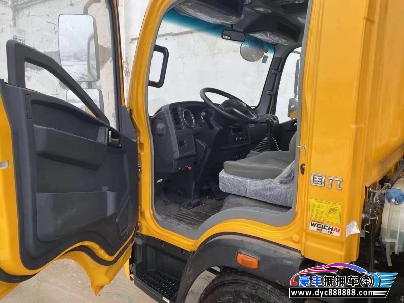 23年重汽豪沃轿车抵押车出售