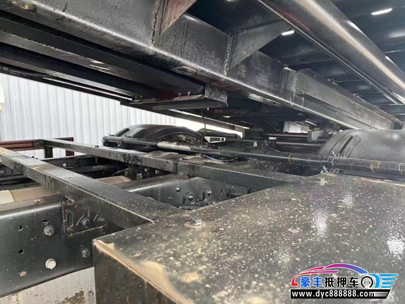 23年重汽豪沃轿车抵押车出售