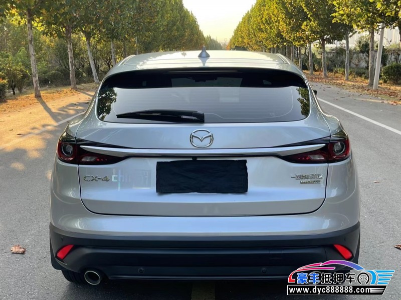 20年马自达CX-4轿车抵押车出售