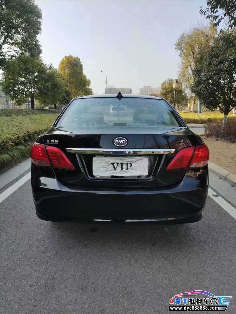 13年比亚迪l3轿车抵押车出售