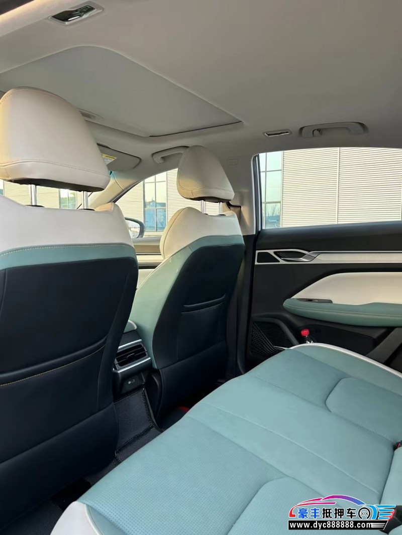 23年吉利帝豪轿车抵押车出售