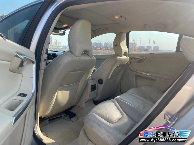 14年沃尔沃S60L轿车抵押车出售