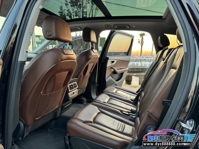 16年奥迪Q7轿车抵押车出售