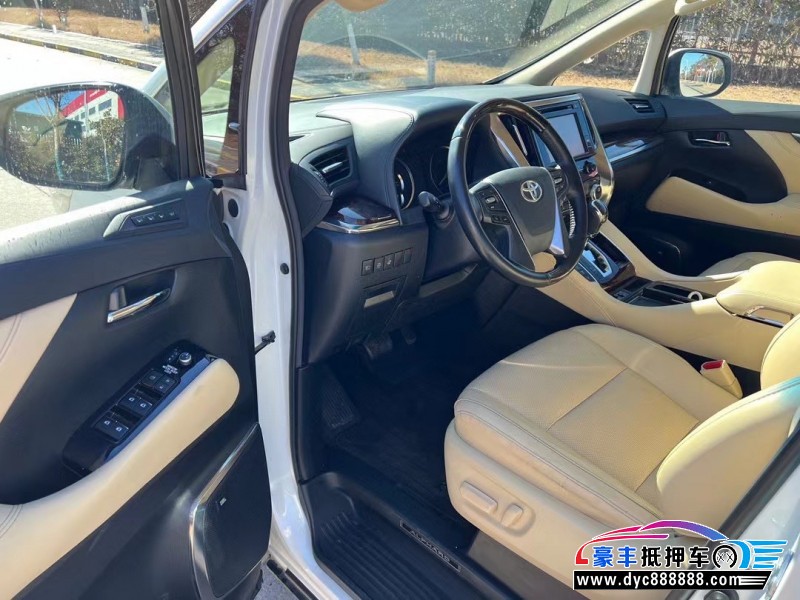 18年丰田埃尔法轿车抵押车出售