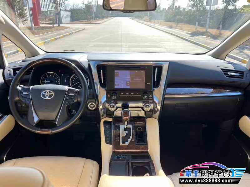 18年丰田埃尔法轿车抵押车出售