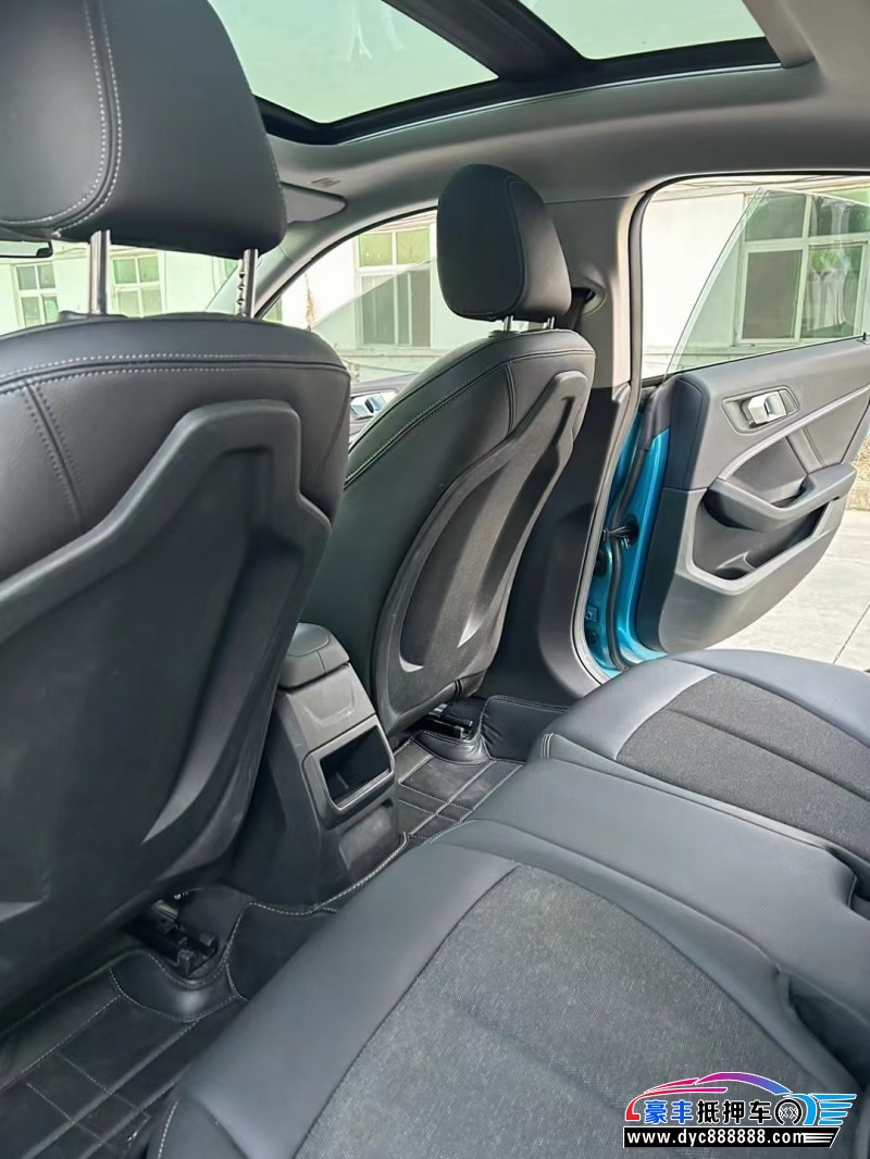 21年宝马2系轿车抵押车出售