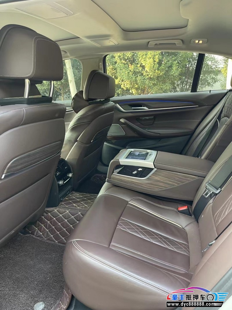 20年宝马5系轿车抵押车出售