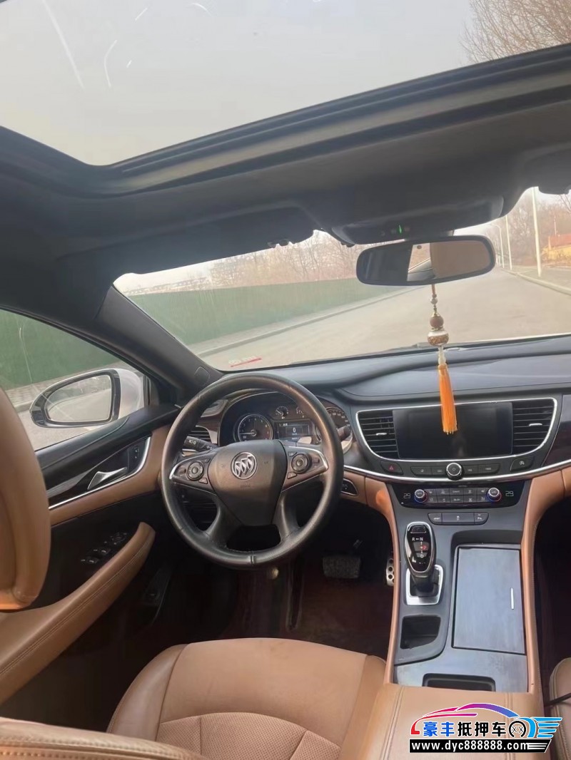 16年别克君威轿车抵押车出售