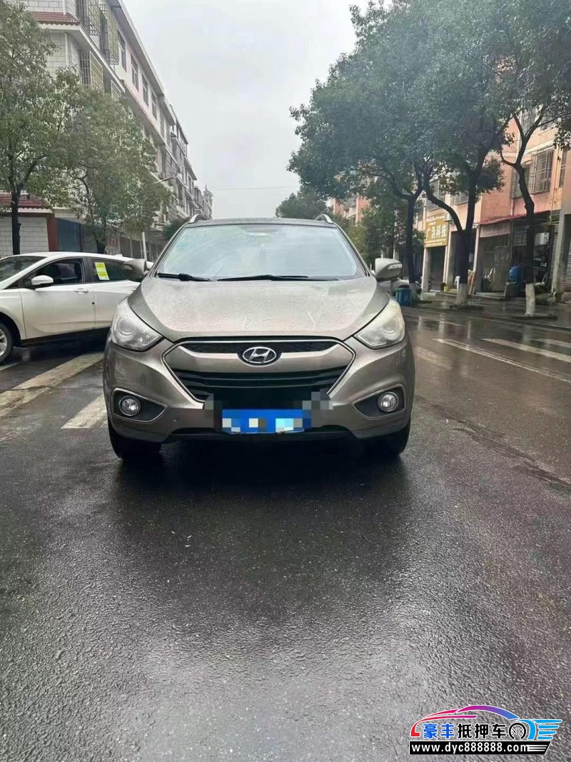 13年现代ix35轿车抵押车出售