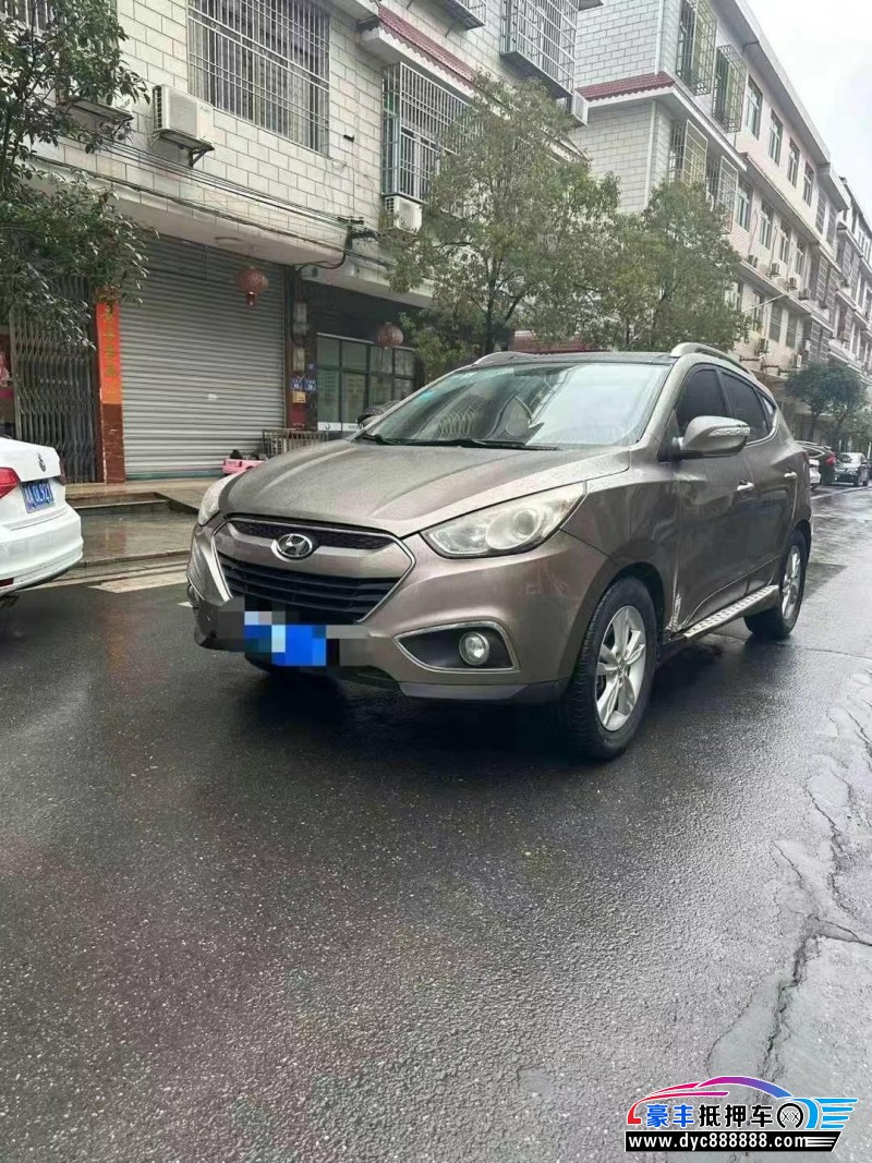 13年现代ix35轿车抵押车出售