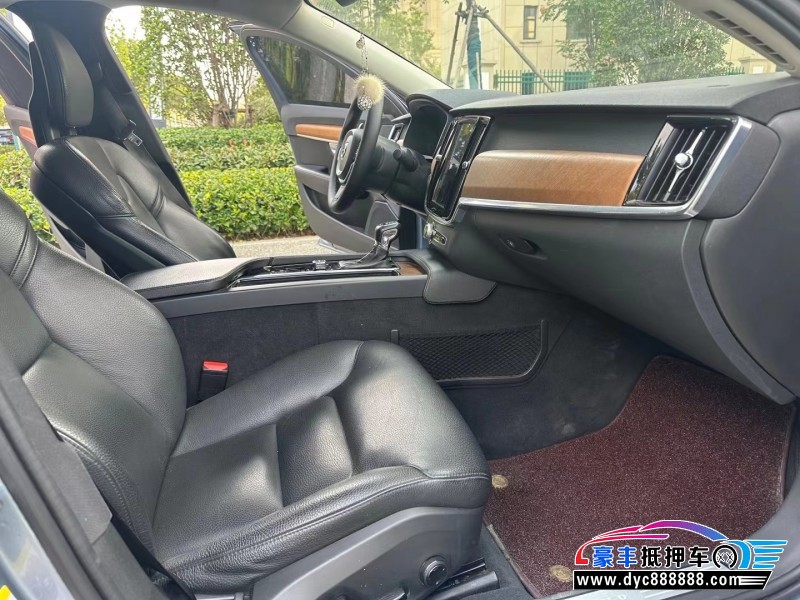 18年沃尔沃S90轿车抵押车出售