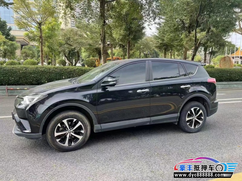 18年丰田RAV4轿车抵押车出售