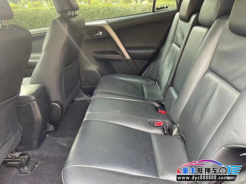 18年丰田RAV4轿车抵押车出售