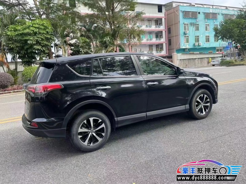 18年丰田RAV4轿车抵押车出售