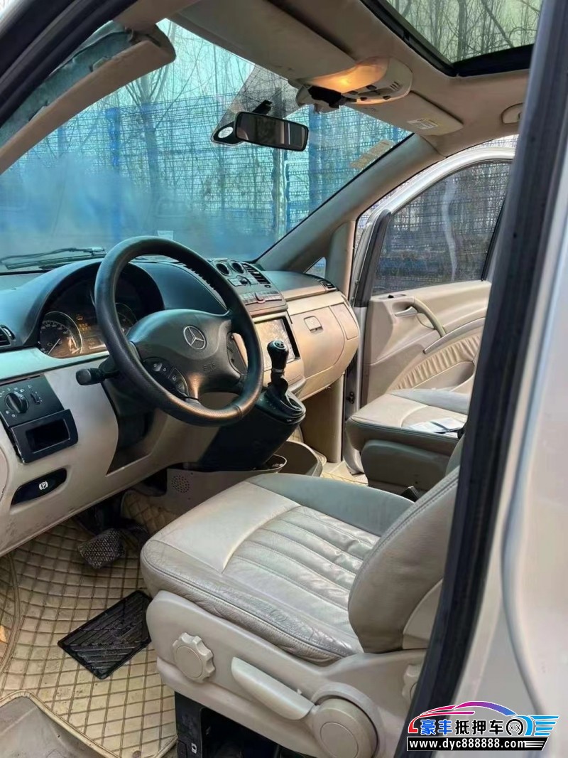 10年奔驰唯雅诺MPV抵押车出售