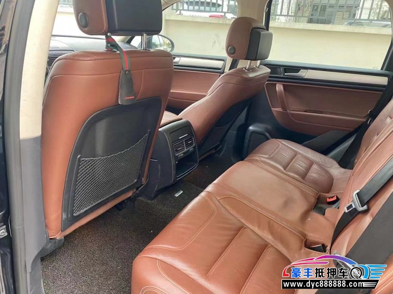 16年大众途锐轿车抵押车出售