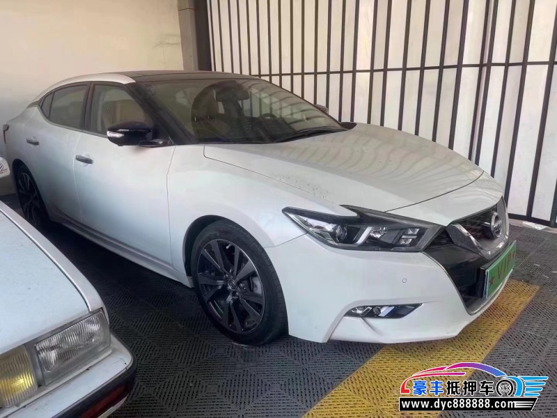 19年日产西玛轿车抵押车出售