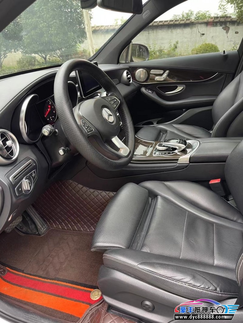 18年奔驰GLC轿车抵押车出售