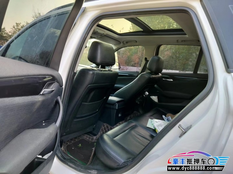 15年宝马X1轿车抵押车出售