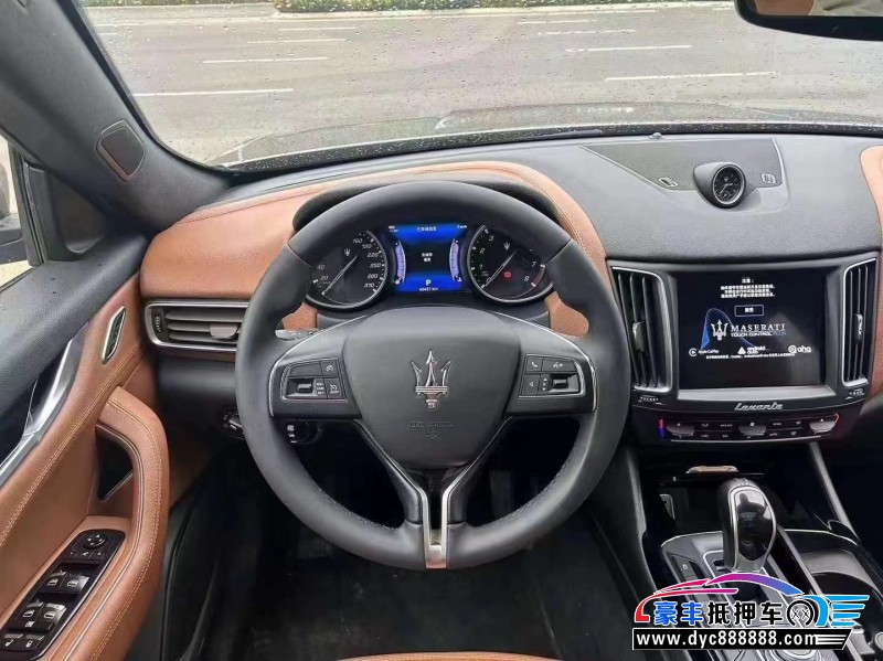 18年玛莎拉蒂莱万特轿车抵押车出售