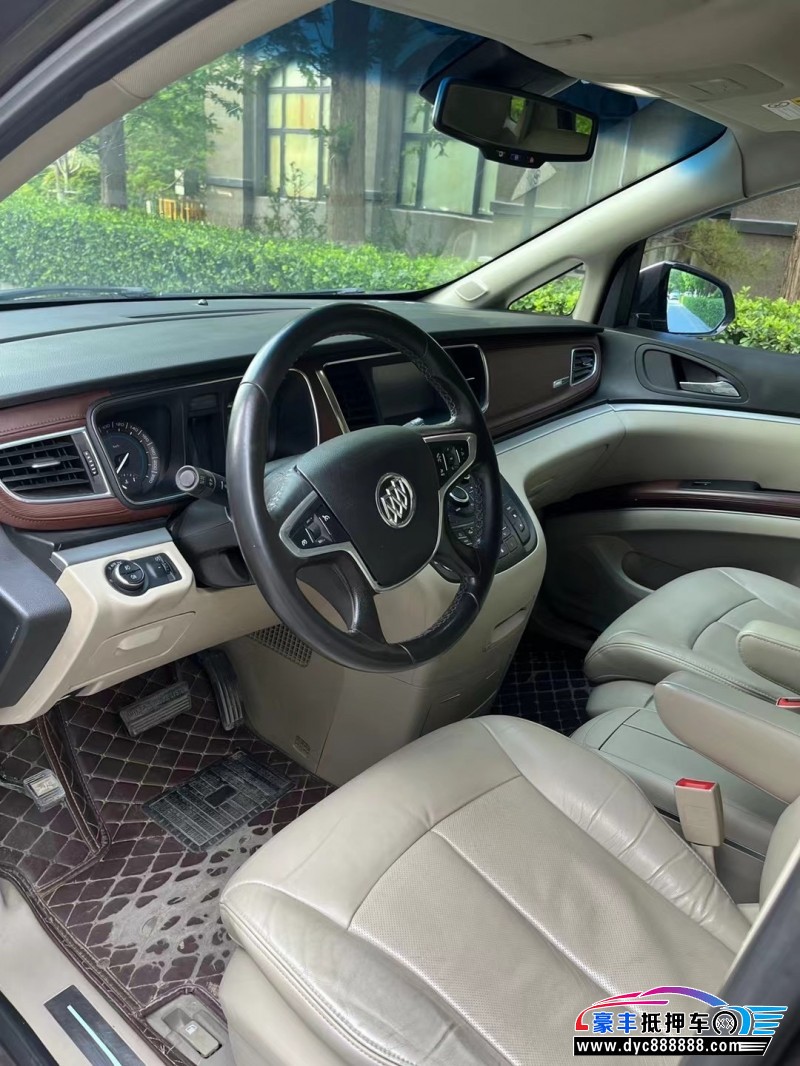 15年别克GL8轿车抵押车出售