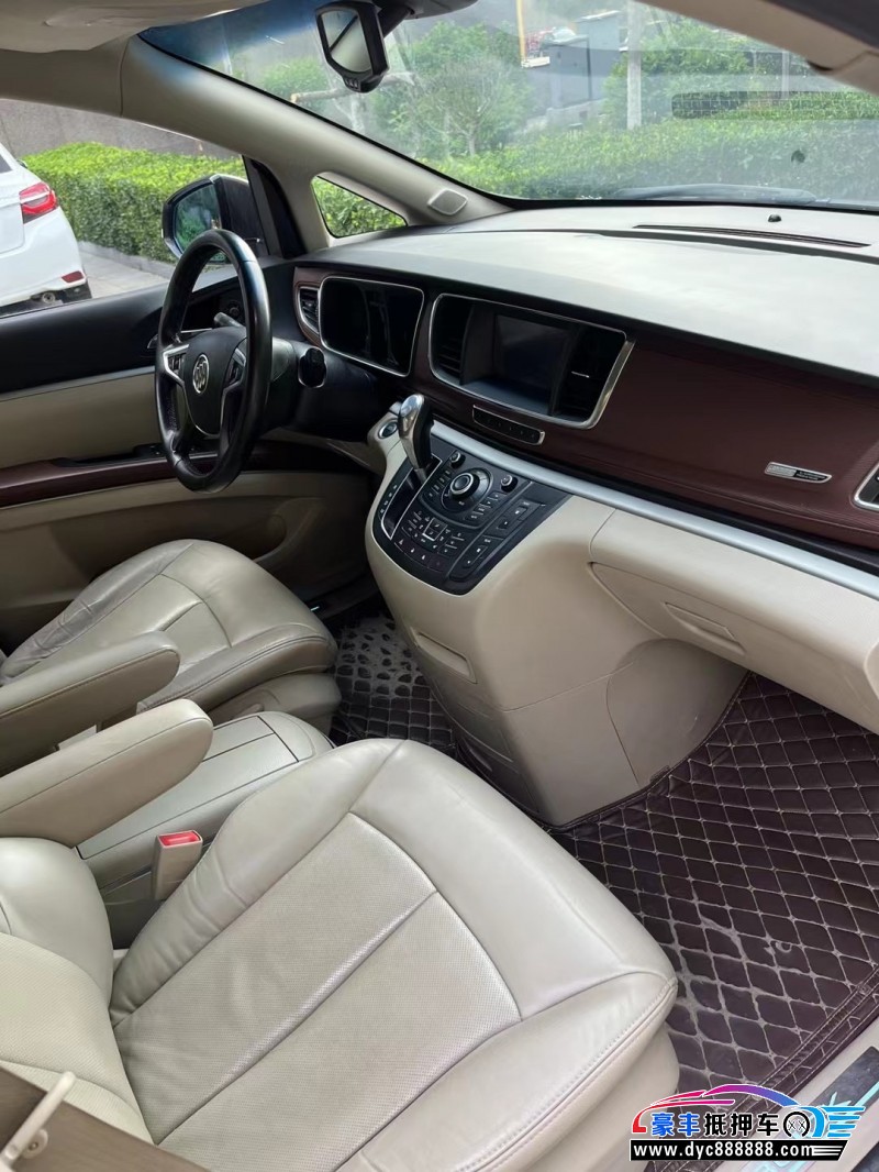 15年别克GL8轿车抵押车出售