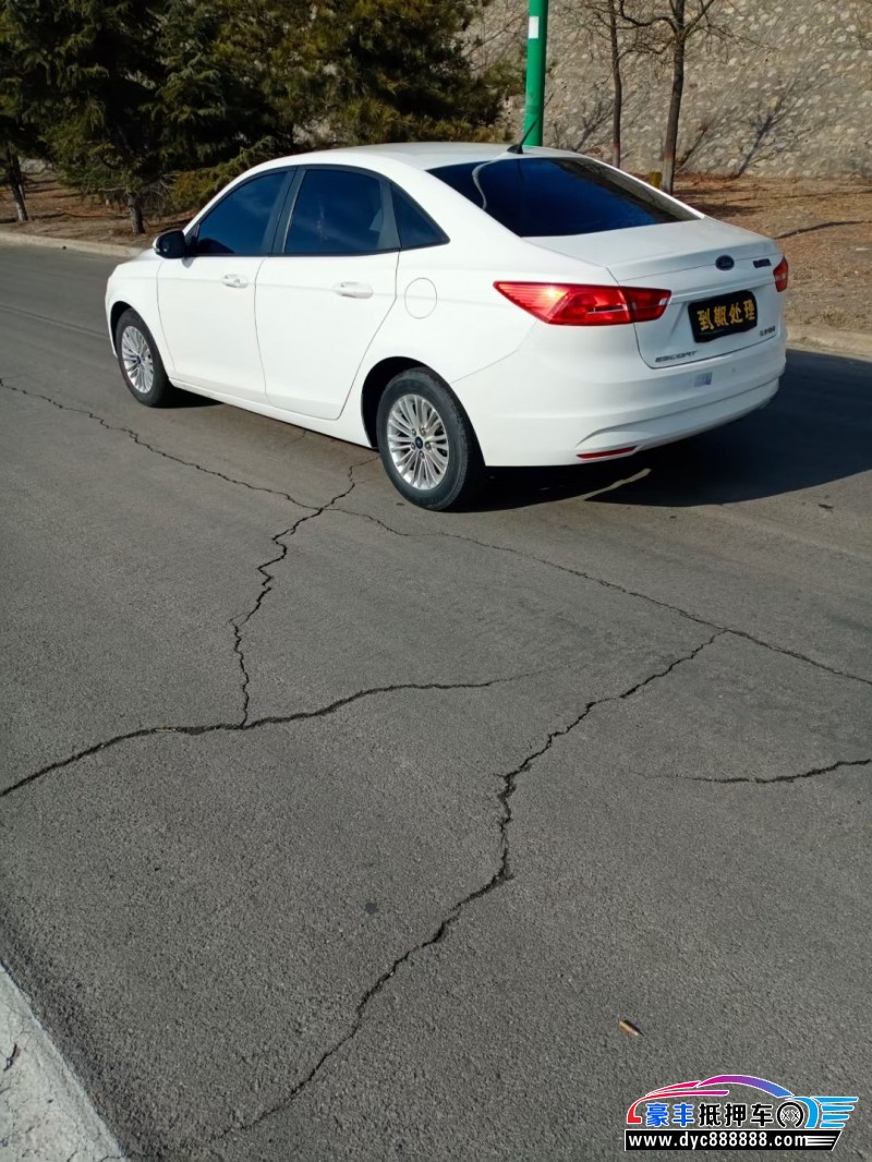 17年福特福睿斯轿车抵押车出售