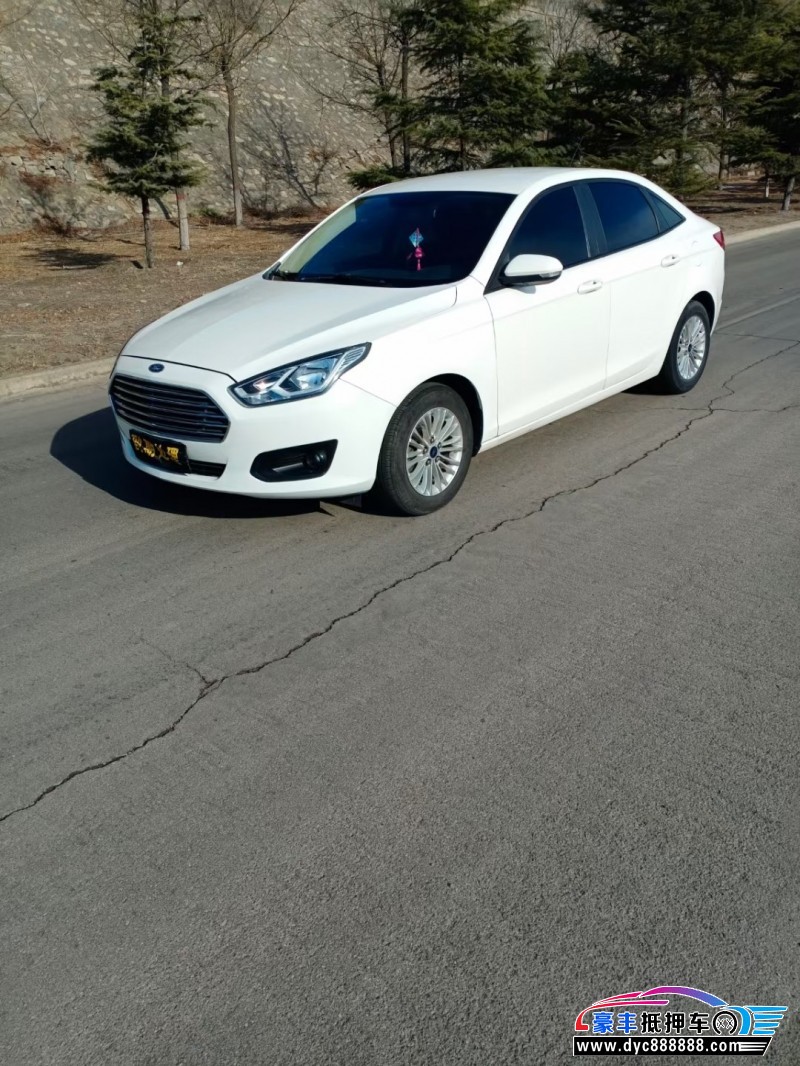 17年福特福睿斯轿车抵押车出售