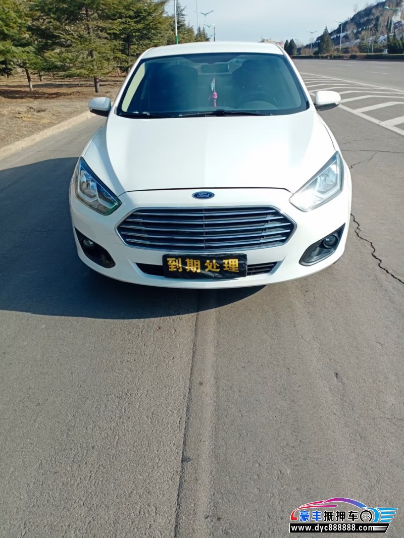 17年福特福睿斯轿车抵押车出售