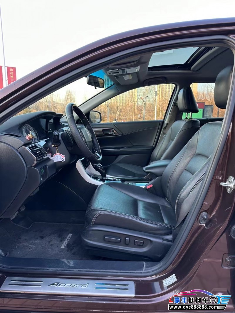 16年本田雅阁轿车抵押车出售