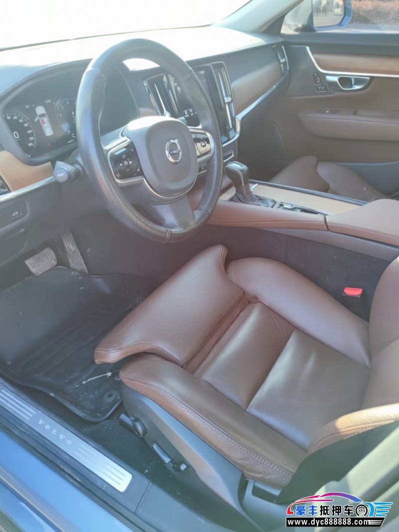 19年沃尔沃S90轿车抵押车出售