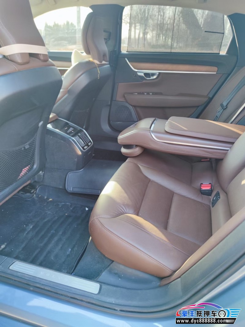 19年沃尔沃S90轿车抵押车出售