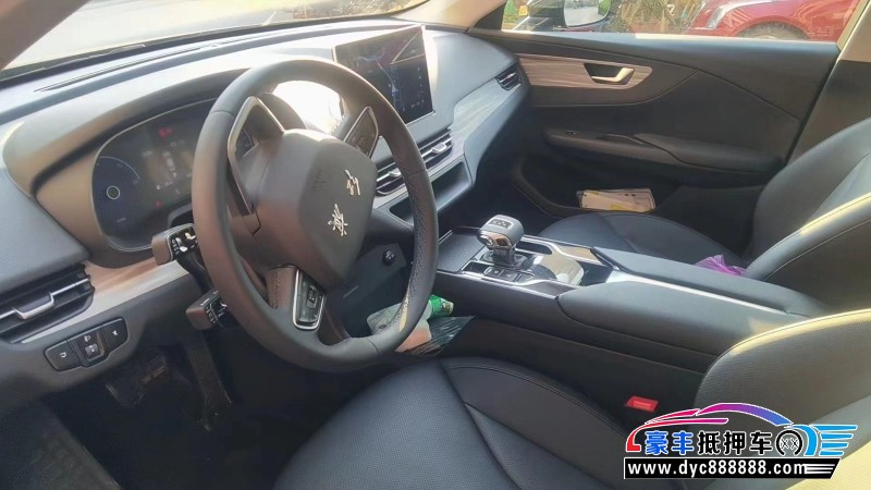 23年红旗EQM5轿车抵押车出售