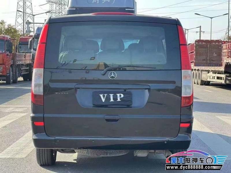 14年奔驰威霆轿车抵押车出售