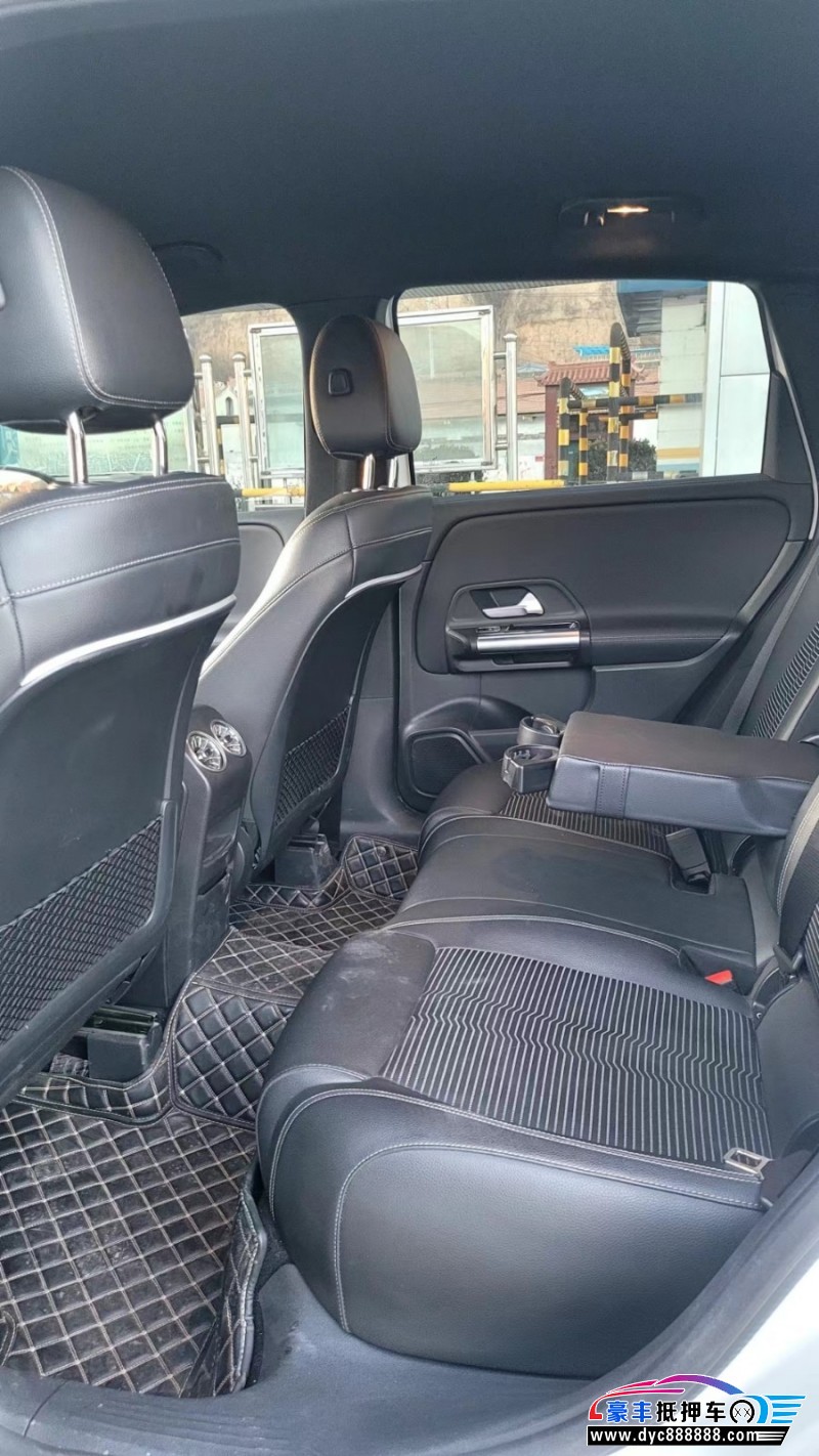 20年奔驰B轿车抵押车出售