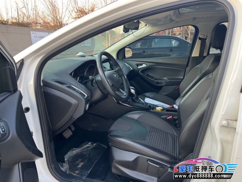 16年福特福克斯轿车抵押车出售