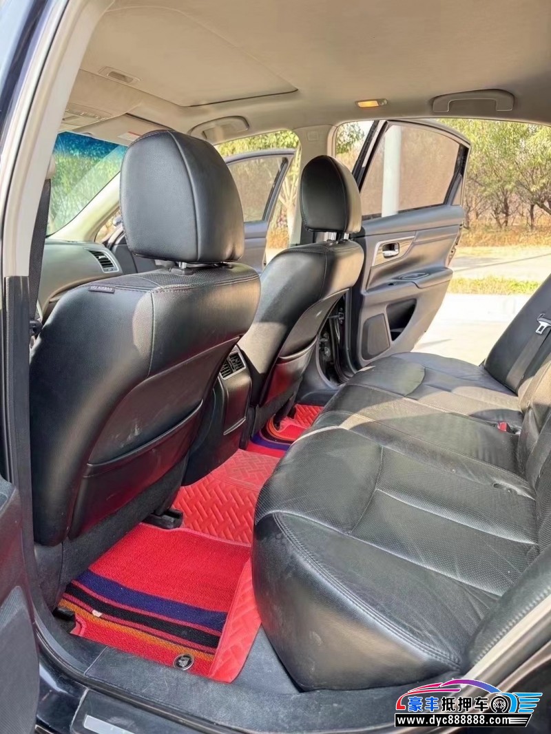 15年日产天籁轿车抵押车出售